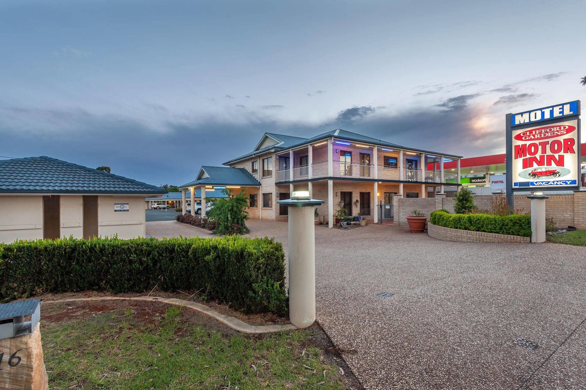 Clifford Gardens Motor Inn Toowoomba Exterior photo