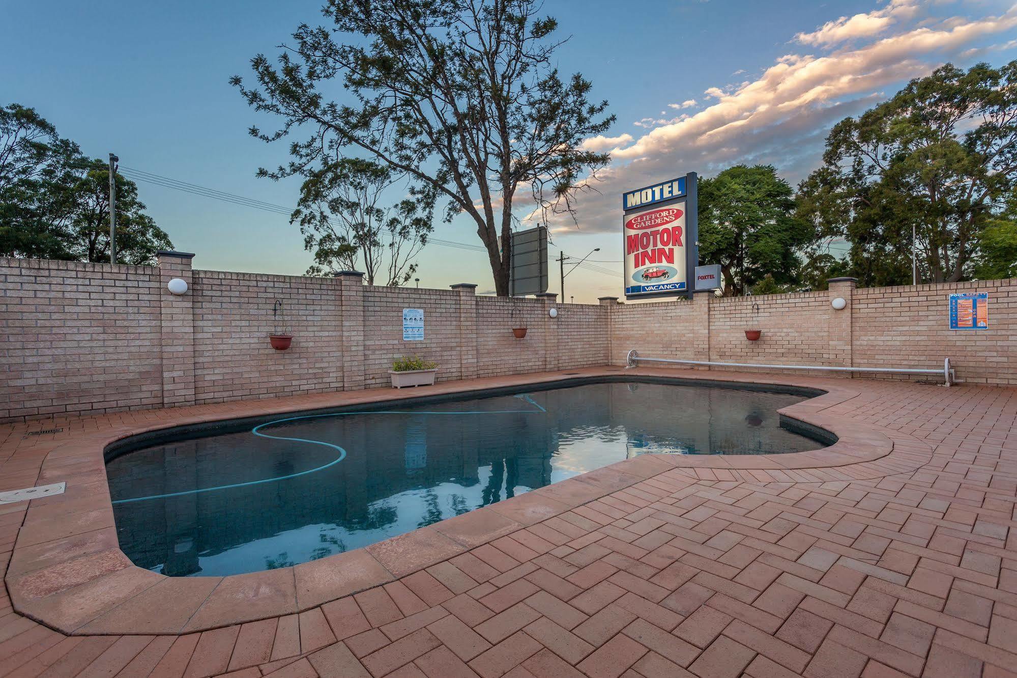 Clifford Gardens Motor Inn Toowoomba Exterior photo