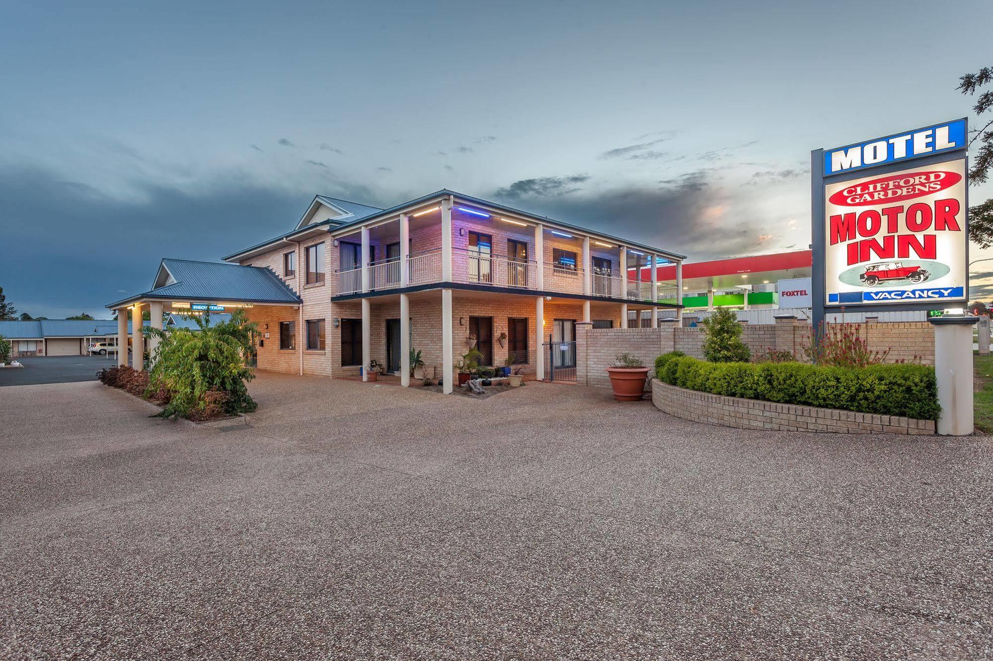 Clifford Gardens Motor Inn Toowoomba Exterior photo